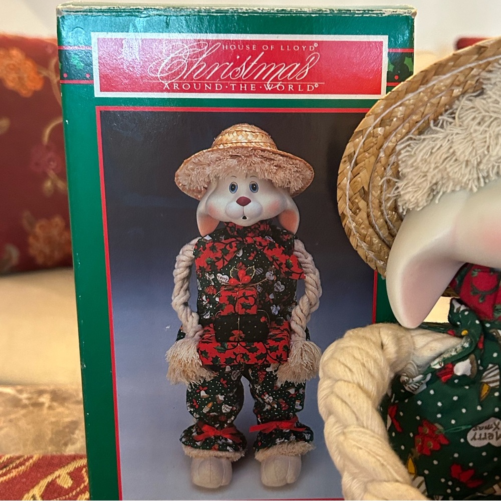 House Of Lloyd - Christmas Around The World - Floyd Bunny